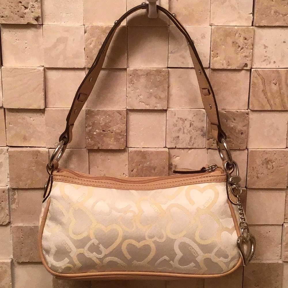 XOXO Small Ivory & Cream Love Heart Design Handbag